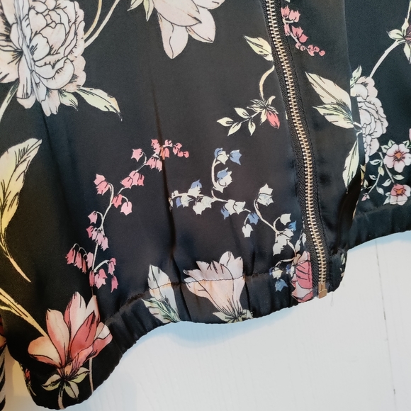 H&M silky floral bomber jacket - Picture 6 of 9